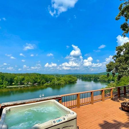 Hot Springs Waterfront Escape With Hot Tub!ヴィラ エクステリア 写真
